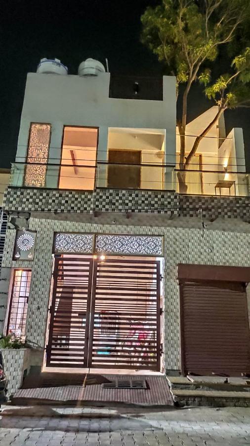 Ira Homestay Mathura - Divine Spiritual Stay Eksteriør bilde